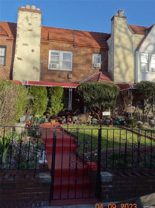 178-16 Leslie RD, Jamaica, NY 11434