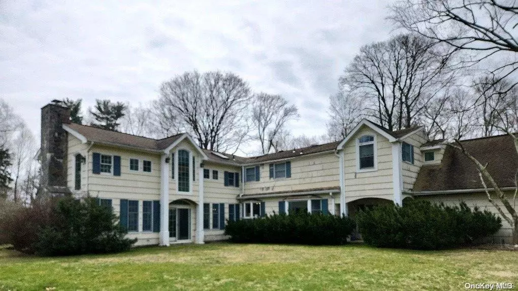 Locust Valley, NY 11560,7 Wellington RD