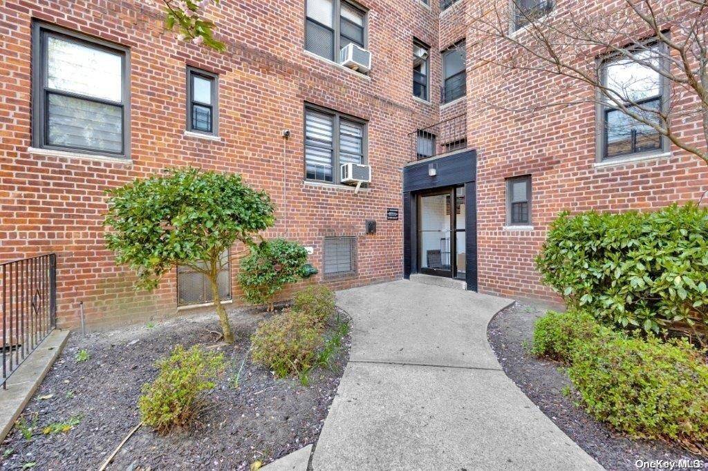 170-06 Crocheron AVE #5G, Flushing, NY 11358
