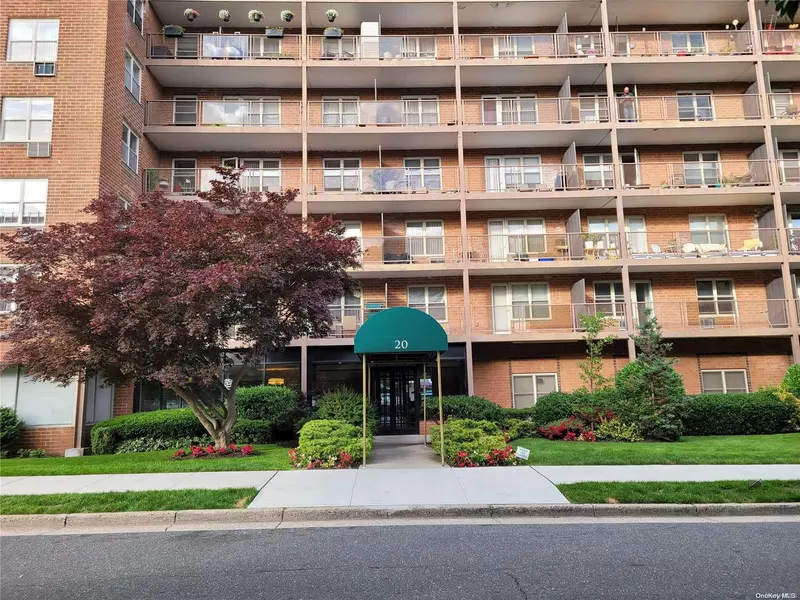 20 Wendell St #38A, Hempstead, NY 11550