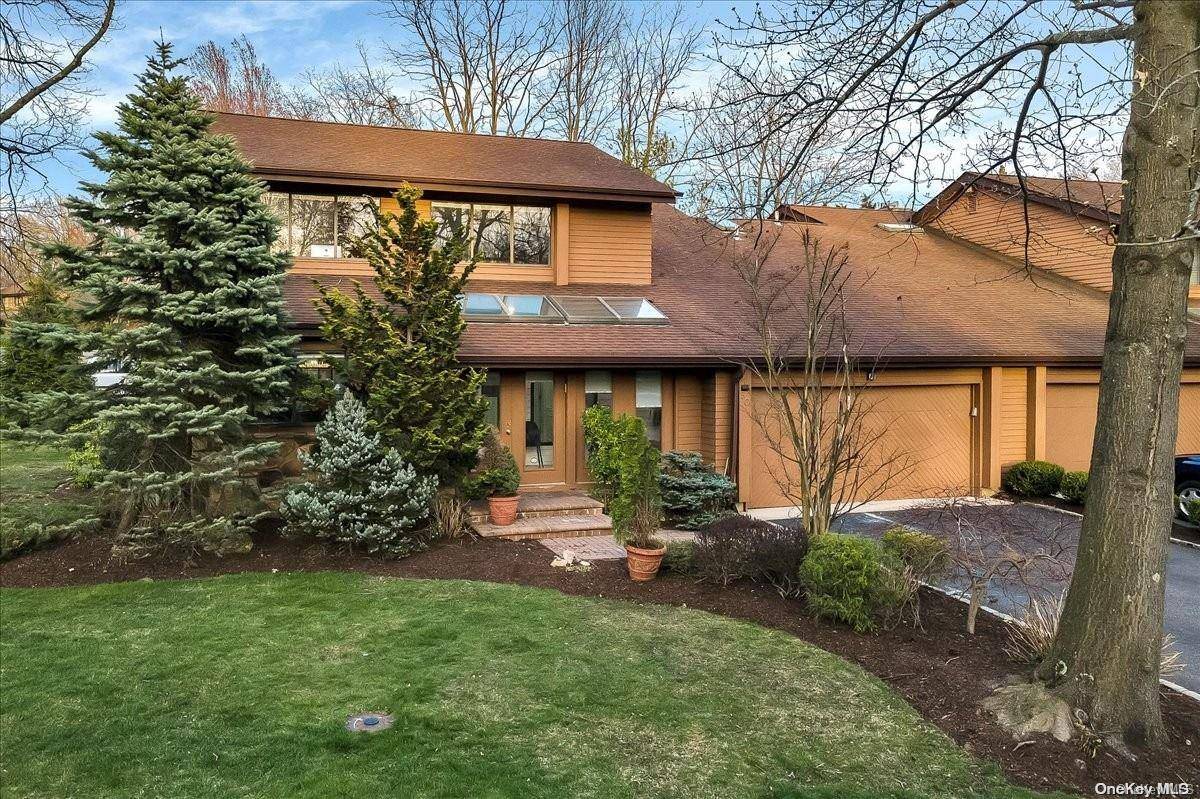 50 Eaton CT #201, Manhasset, NY 11030