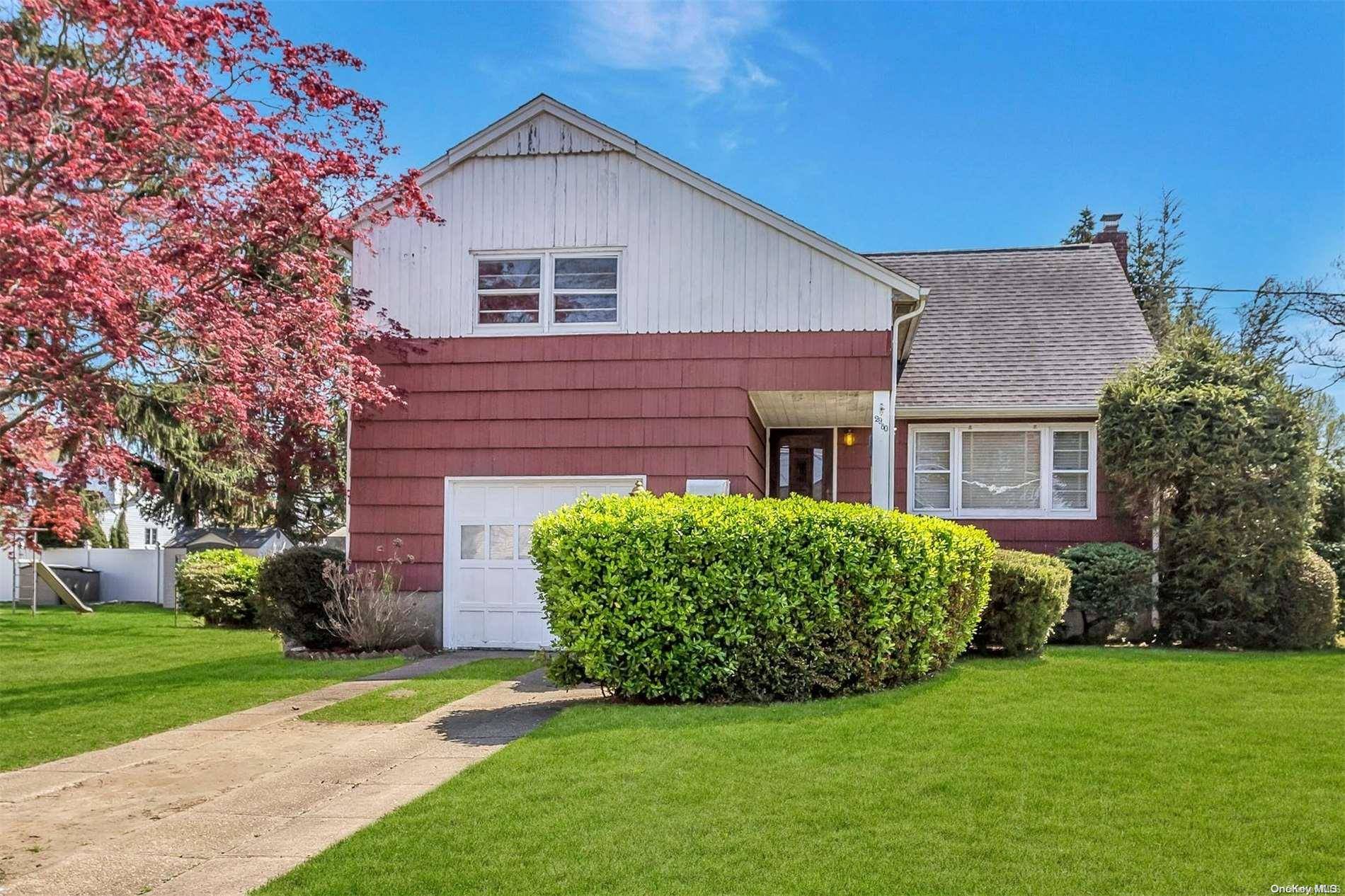 2980 Wilson AVE, Wantagh, NY 11793