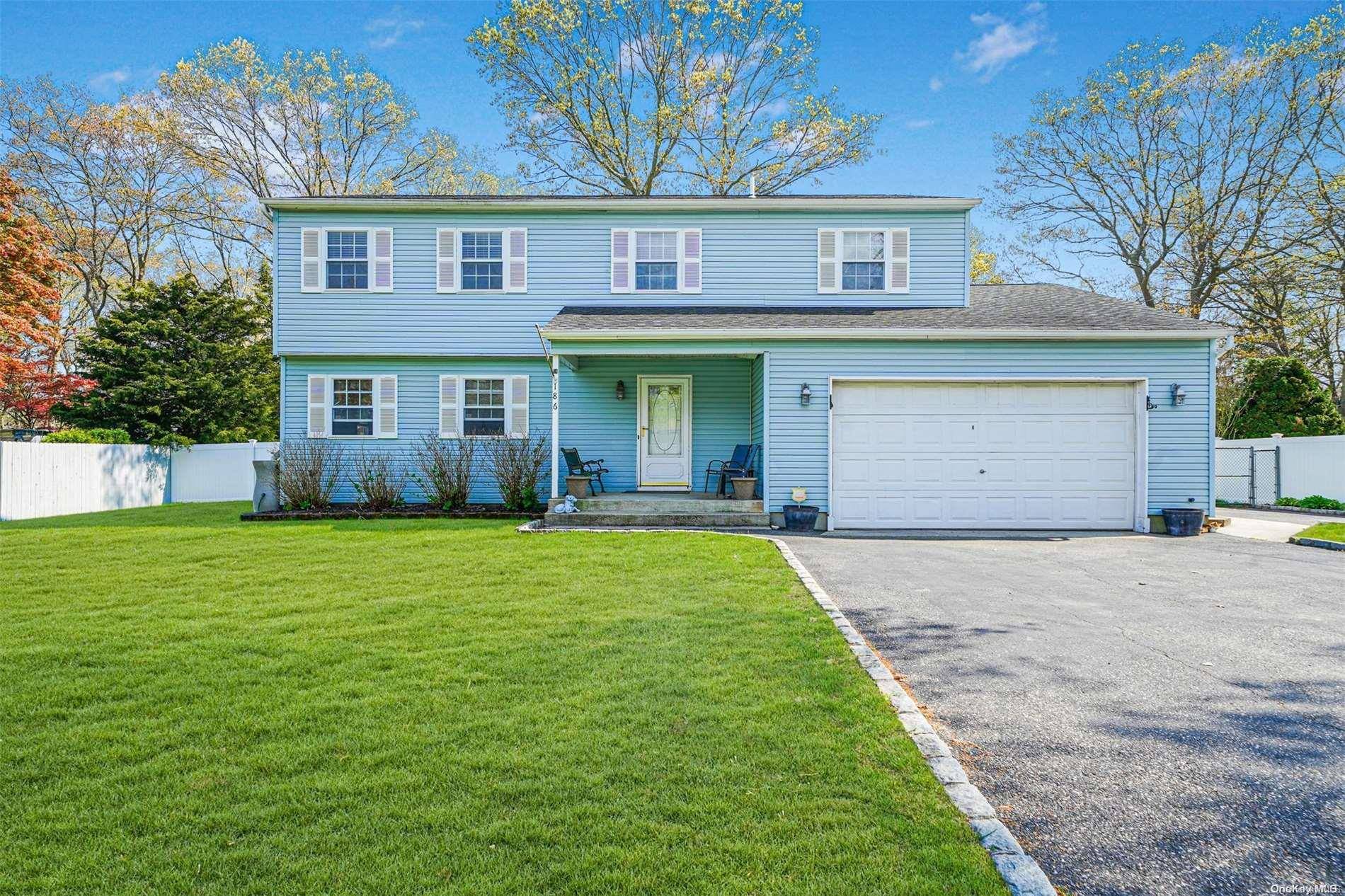 186 Pawnee AVE, Mastic, NY 11950