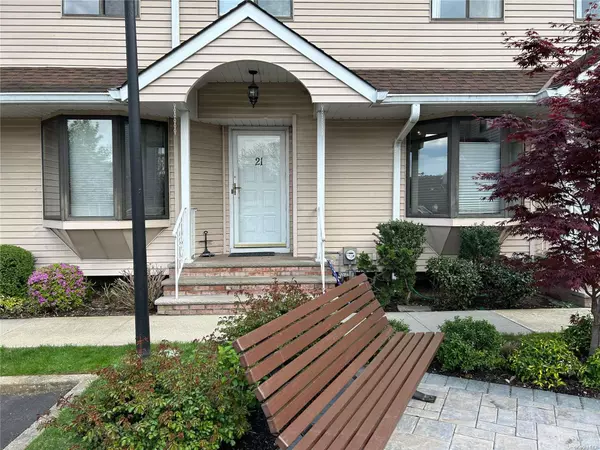 1790 Front ST #21,  East Meadow,  NY 11554