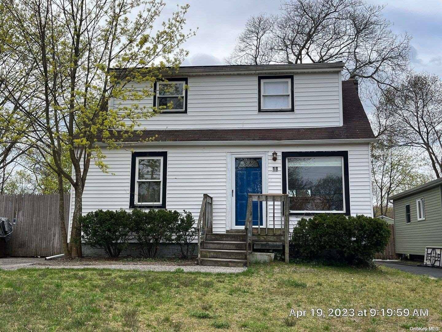 Shirley, NY 11967,18 W Mastic BLVD