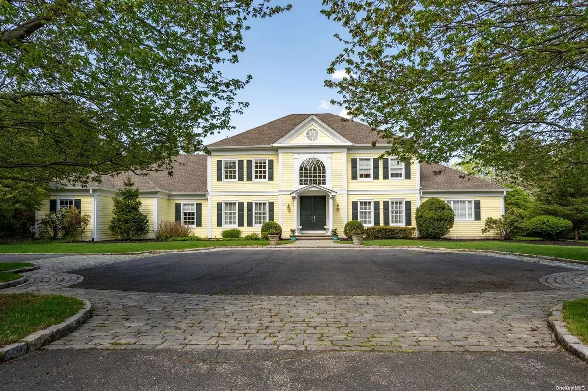 Cold Spring Harbor, NY 11724,4 Burrwood Court