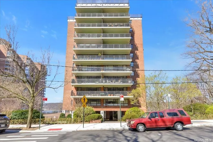 2727 Palisade Avenue #8F, Bronx, NY 10463