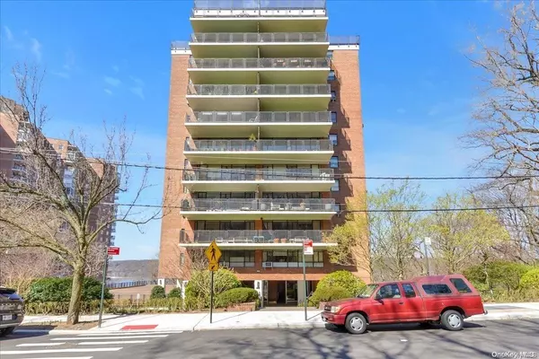 2727 Palisade Avenue #8F,  Bronx,  NY 10463