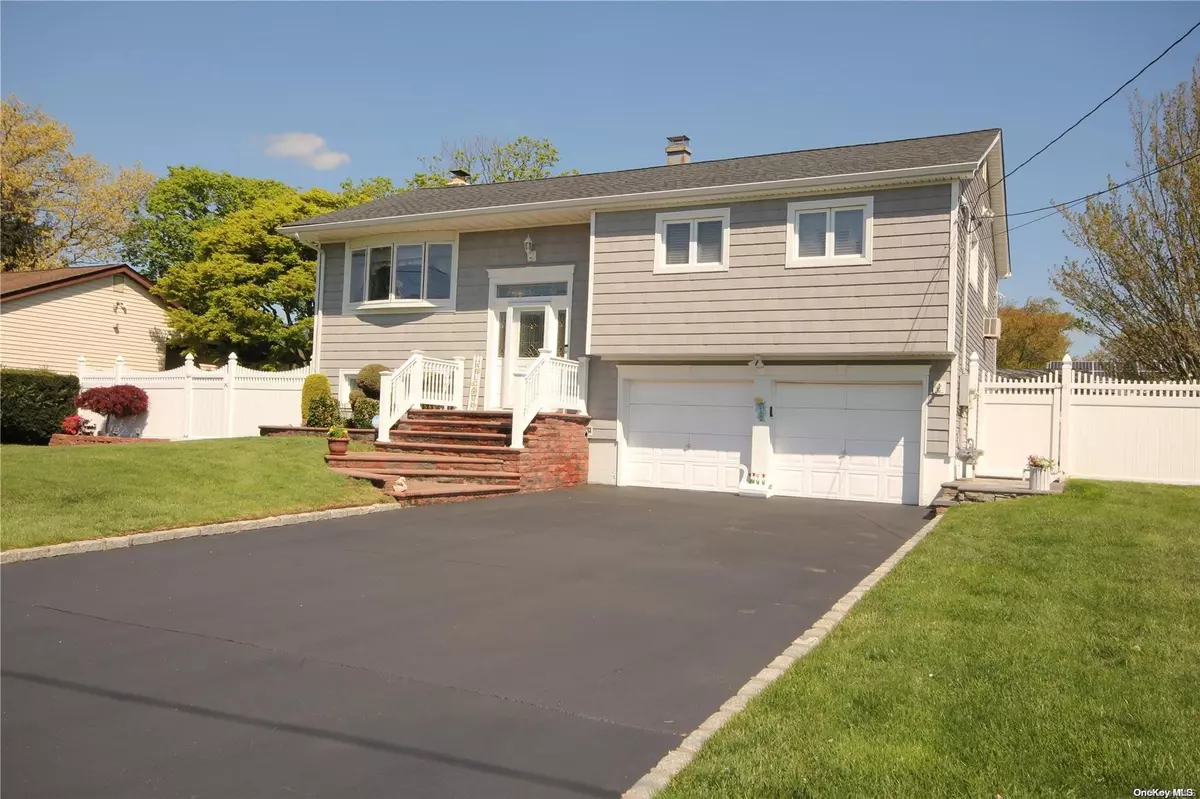 Islip Terrace, NY 11752,19 Erin CT