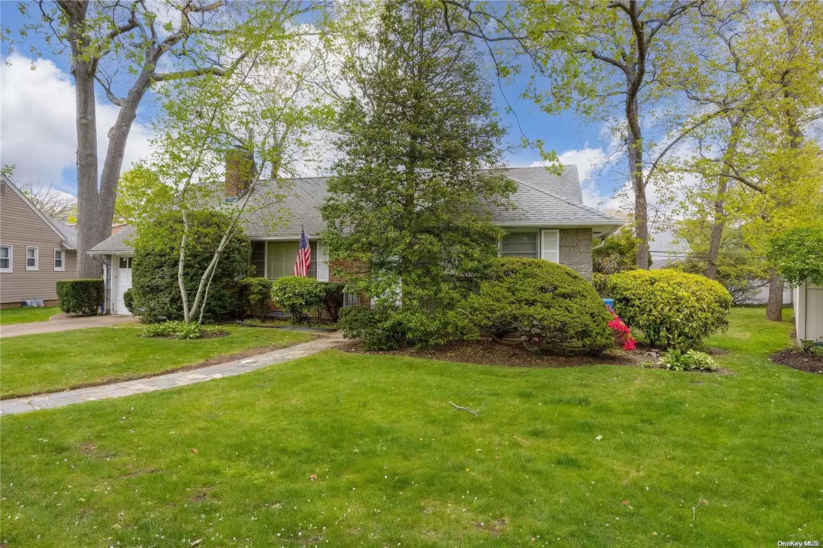 Rockville Centre, NY 11570,467 N Wood RD