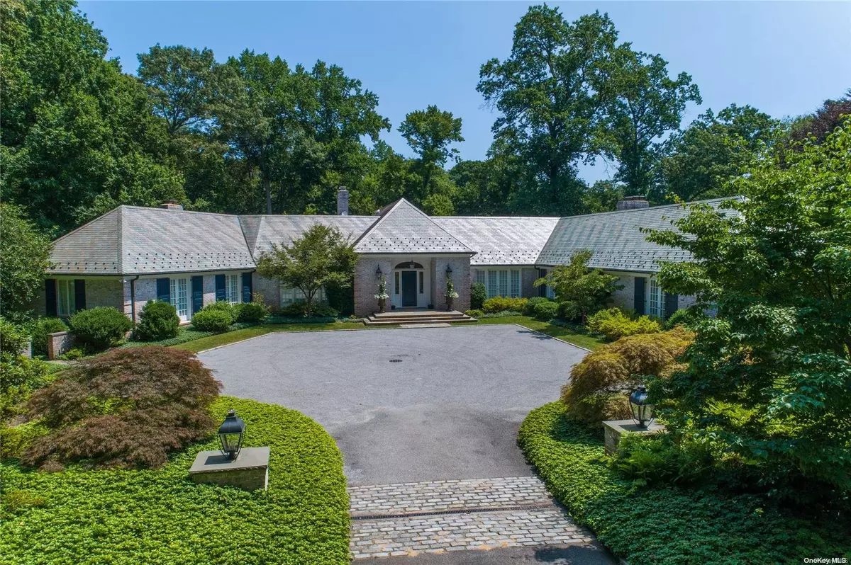 Lattingtown, NY 11560,12 The Courtyard