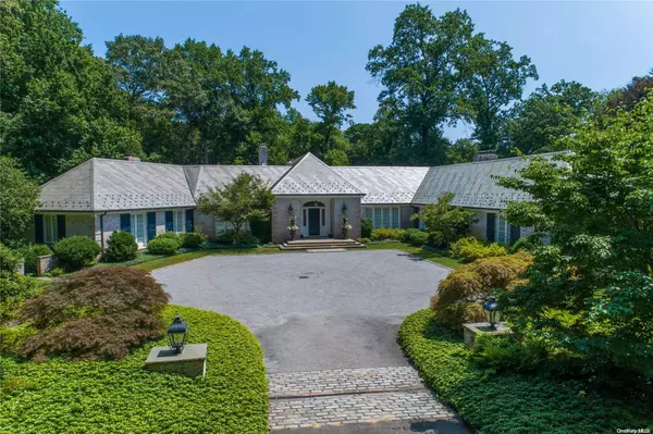 12 The Courtyard, Lattingtown, NY 11560