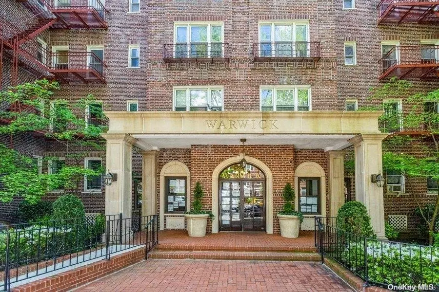 76-12 35th AVE #1K, Jackson Heights, NY 11372