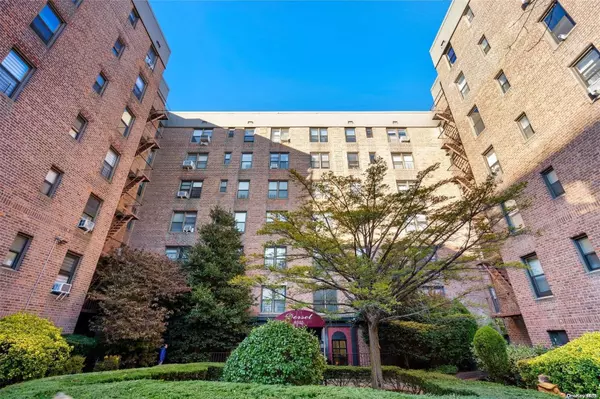 83-25 98th ST #5L, Woodhaven, NY 11421