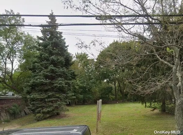 Center Moriches, NY 11934,442 Main ST