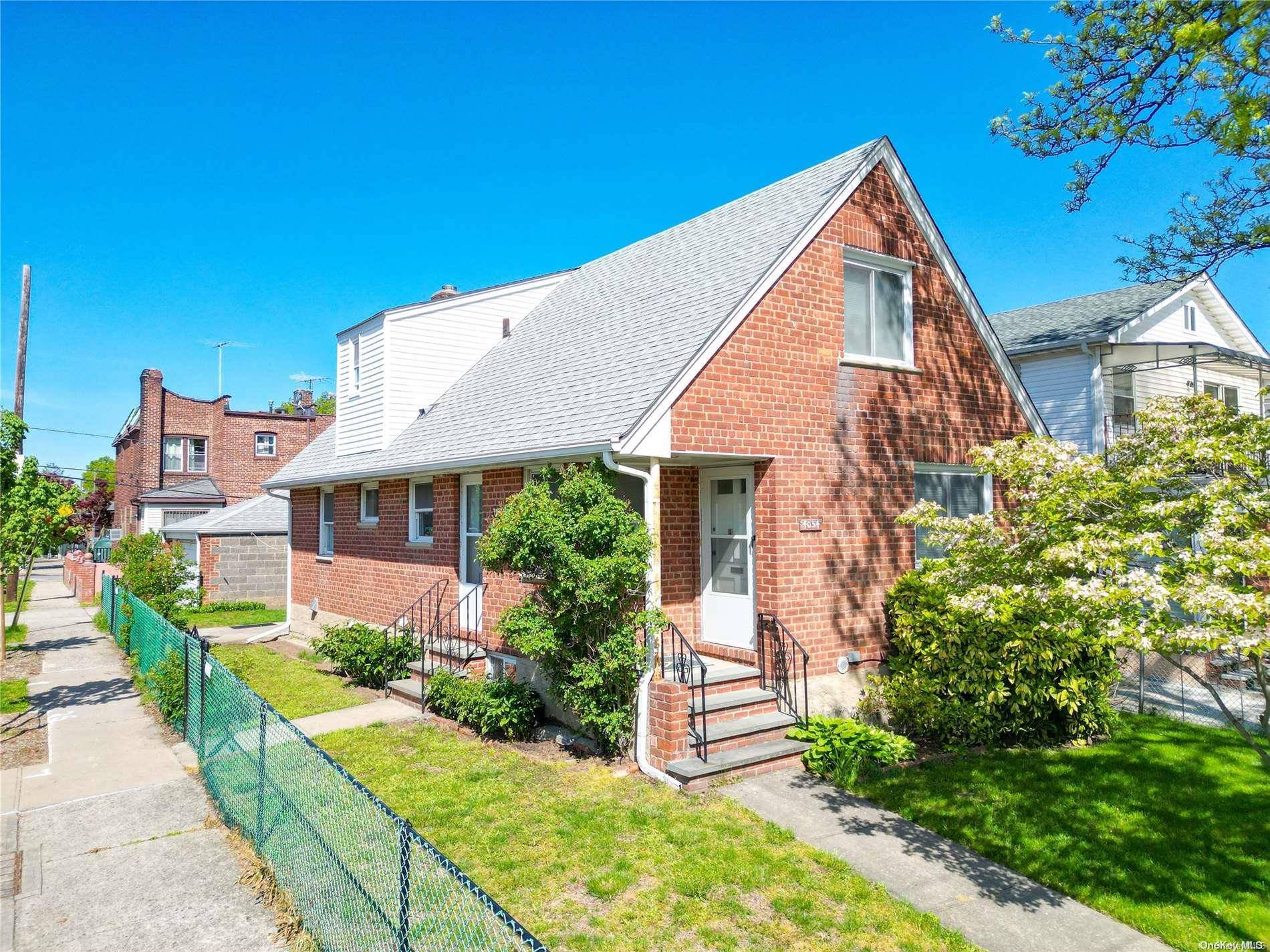 40-54 Utopia Pkwy, Flushing, NY 11358