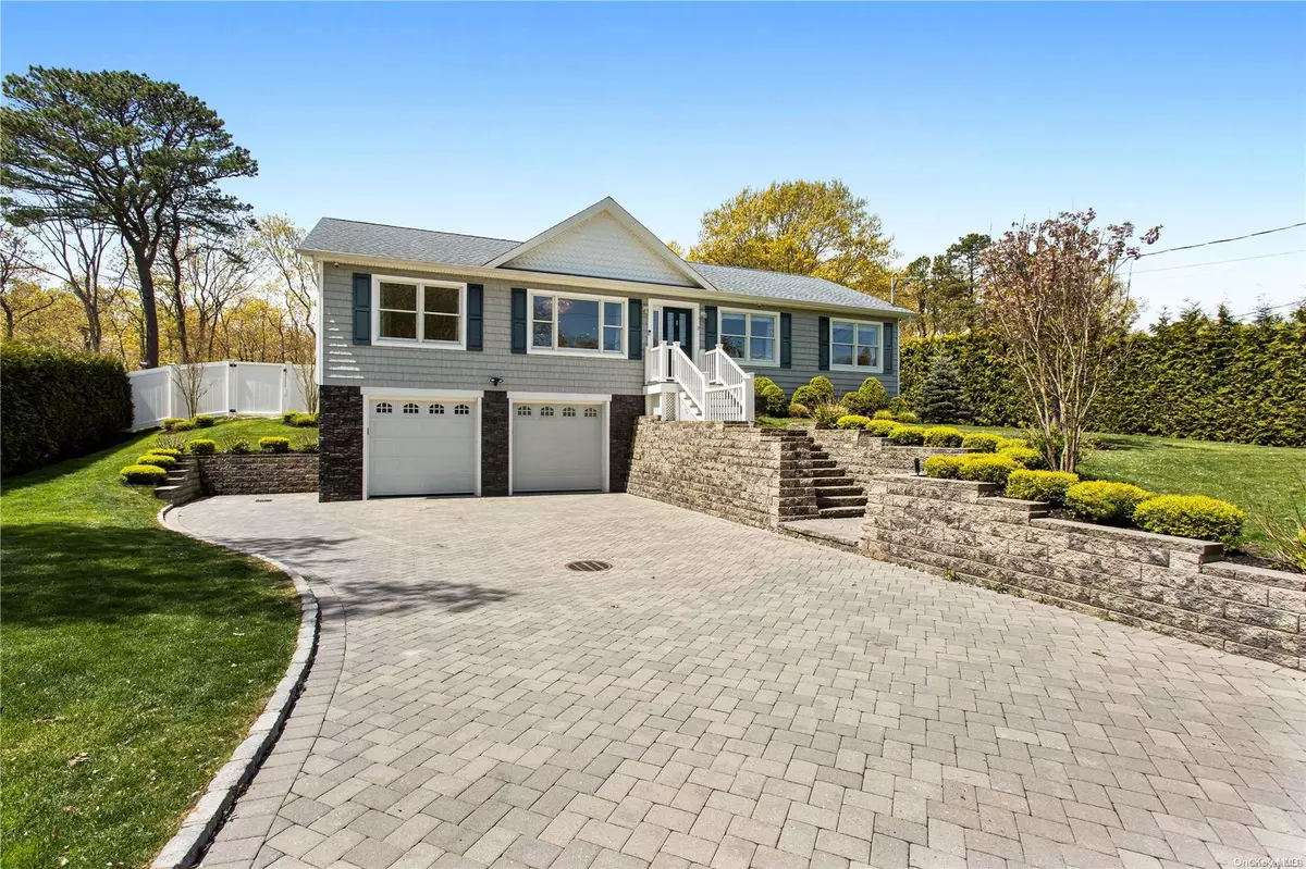 Hampton Bays, NY 11946,3 Duke PL