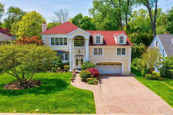 70 Pinewood RD, Manhasset, NY 11030