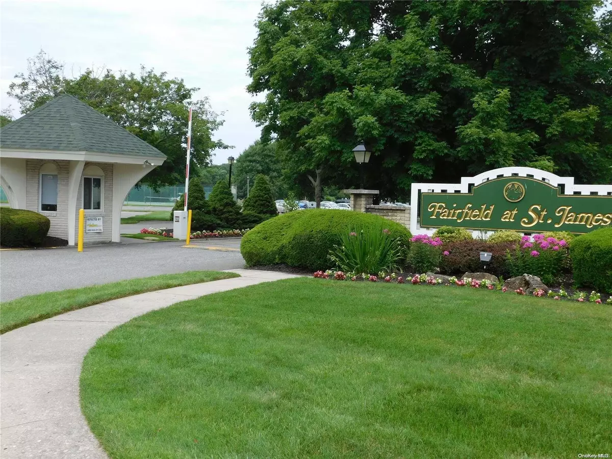 Saint James, NY 11780,105 Alden CT #105