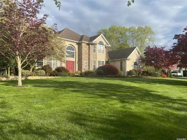 Miller Place, NY 11764,18 Sweetgum LN