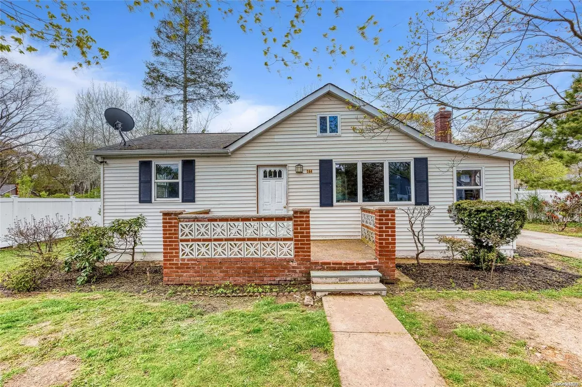 Mastic Beach, NY 11951,184 Lynbrook DR