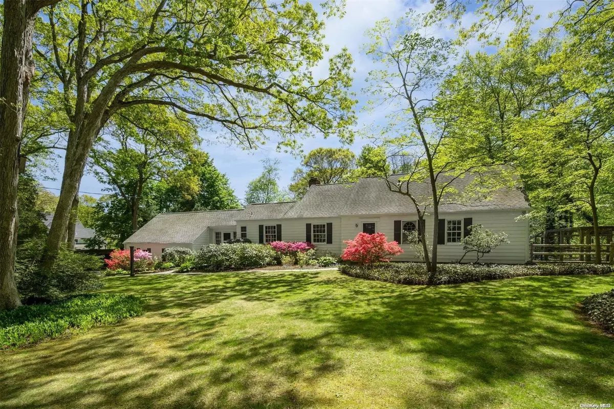 Greenlawn, NY 11740,6 Westbrook CT