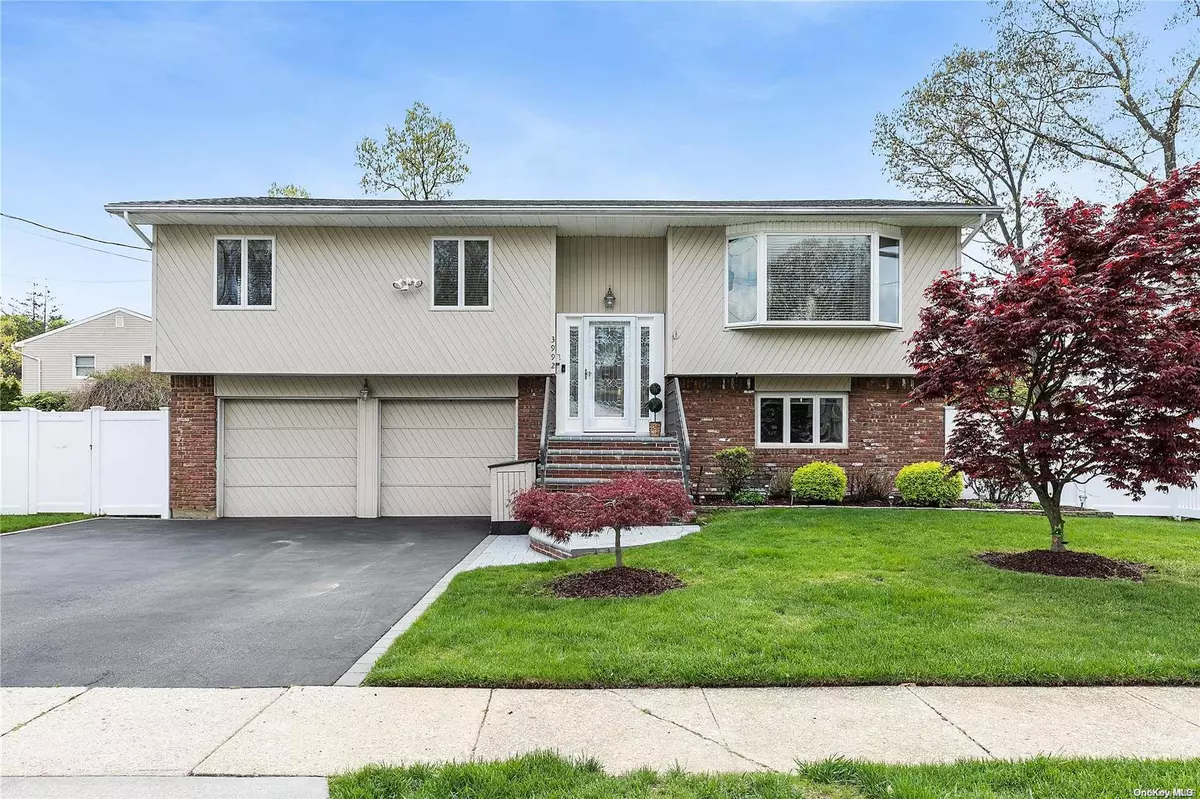 Seaford, NY 11783,3992 Mill RD