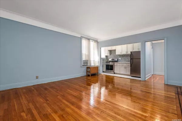 Woodside, NY 11377,59-11 Queens BLVD #4P