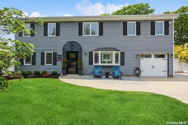 12 Mount Cook AVE, Farmingville, NY 11738