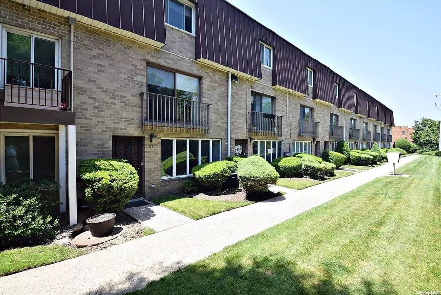 200 Hilton AVE #45, Hempstead, NY 11550