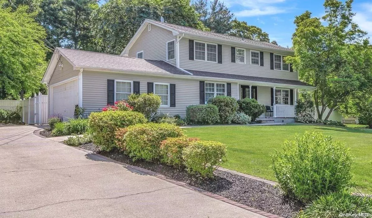 East Setauket, NY 11733,3 Captains WALK
