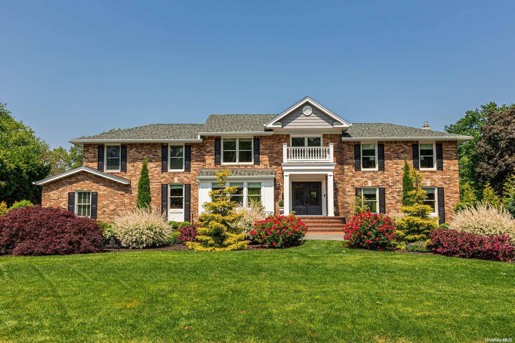 913 Gardiner DR, Bay Shore, NY 11706