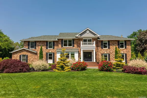 913 Gardiner DR, Bay Shore, NY 11706