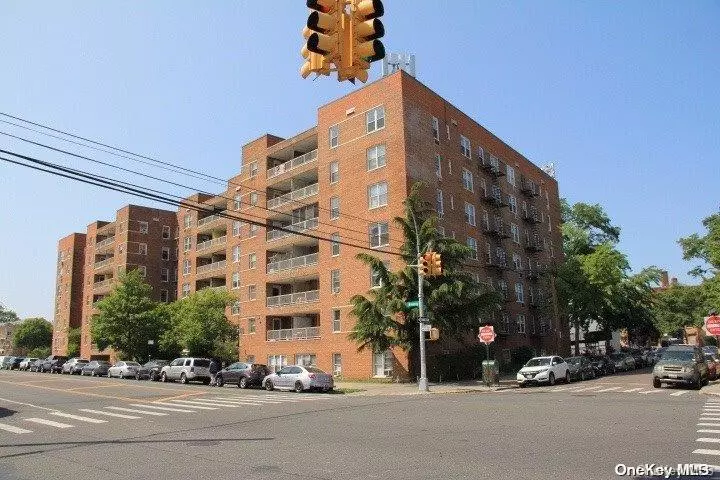 60-11 Broadway #2T, Woodside, NY 11377