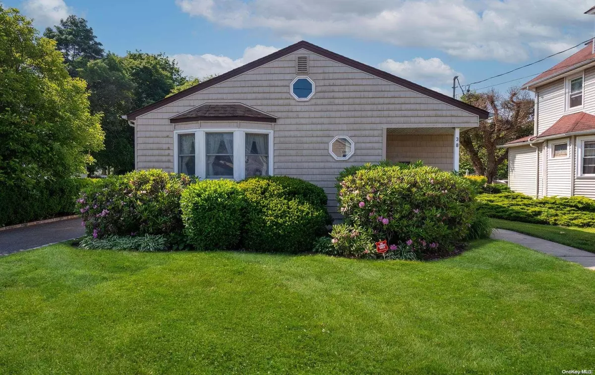 Garden City Park, NY 11040,38 8th ST