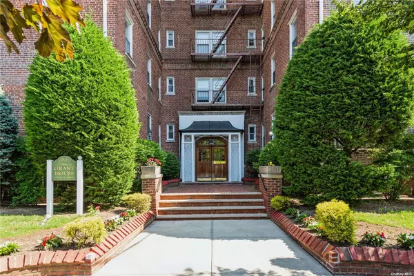 55 Grand AVE #1D, Rockville Centre, NY 11570