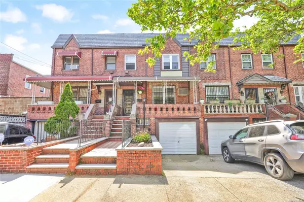 28-11A 46th ST, Astoria, NY 11103