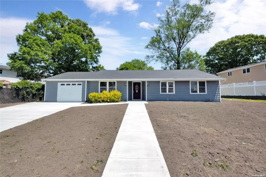 4 Continental DR, Centereach, NY 11720