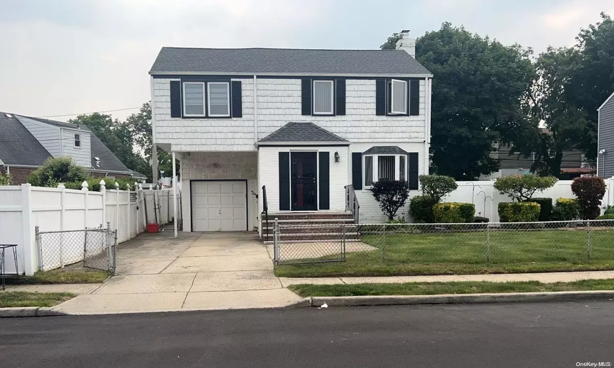 Elmont, NY 11003,345 Norfeld BLVD