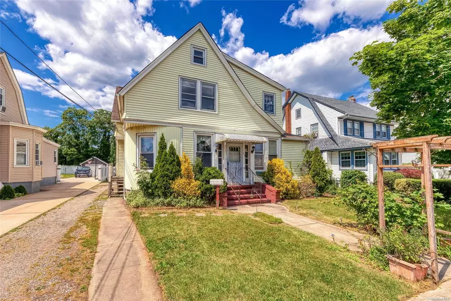 29 Harrison AVE, Lynbrook, NY 11563