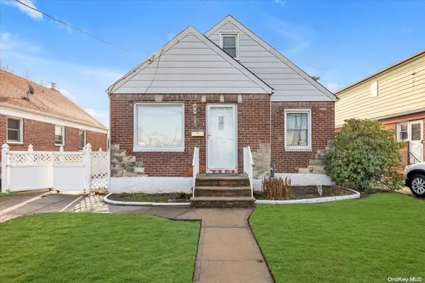 173 Westbury AVE, Mineola, NY 11501