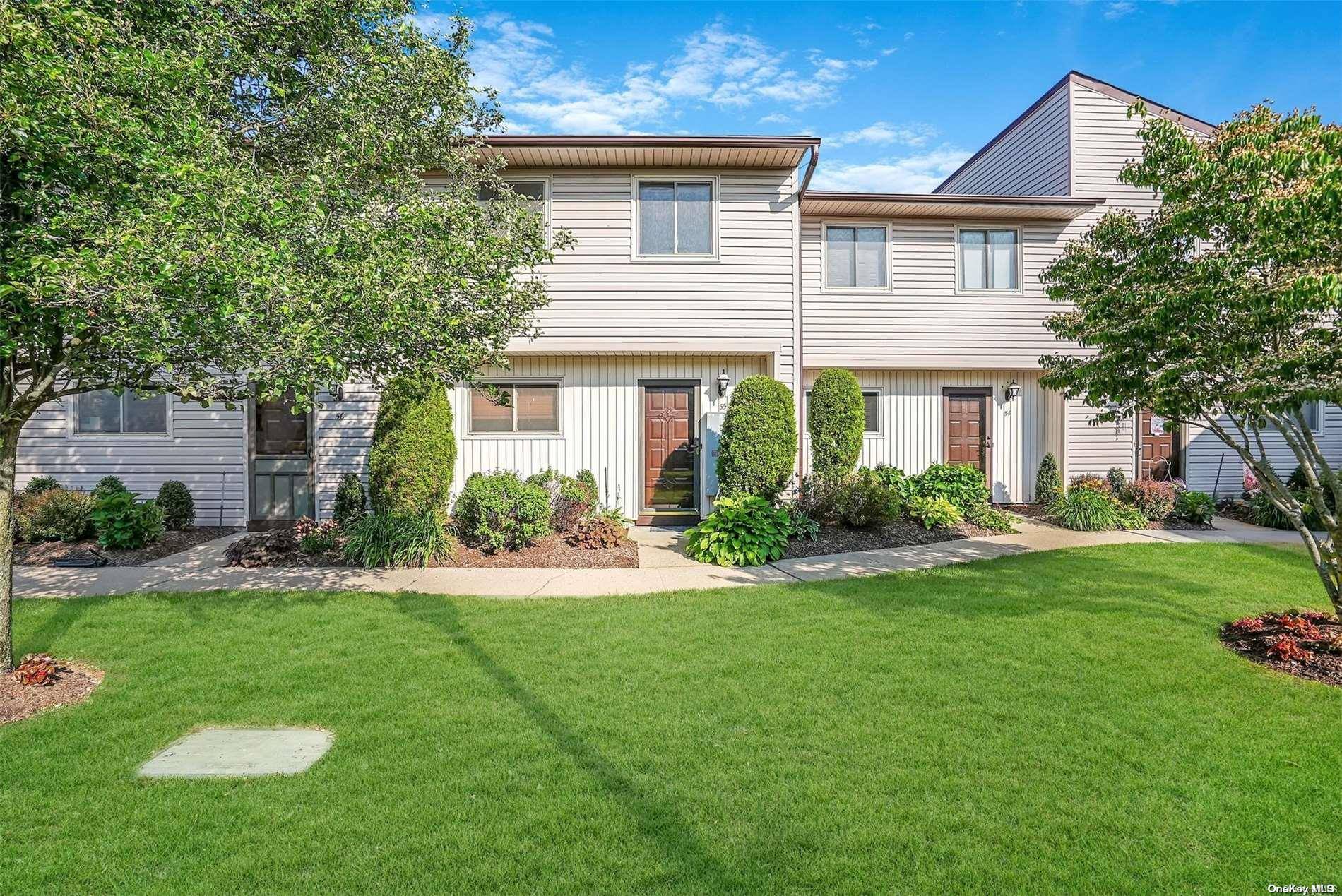 650 Newbridge RD #55, East Meadow, NY 11554