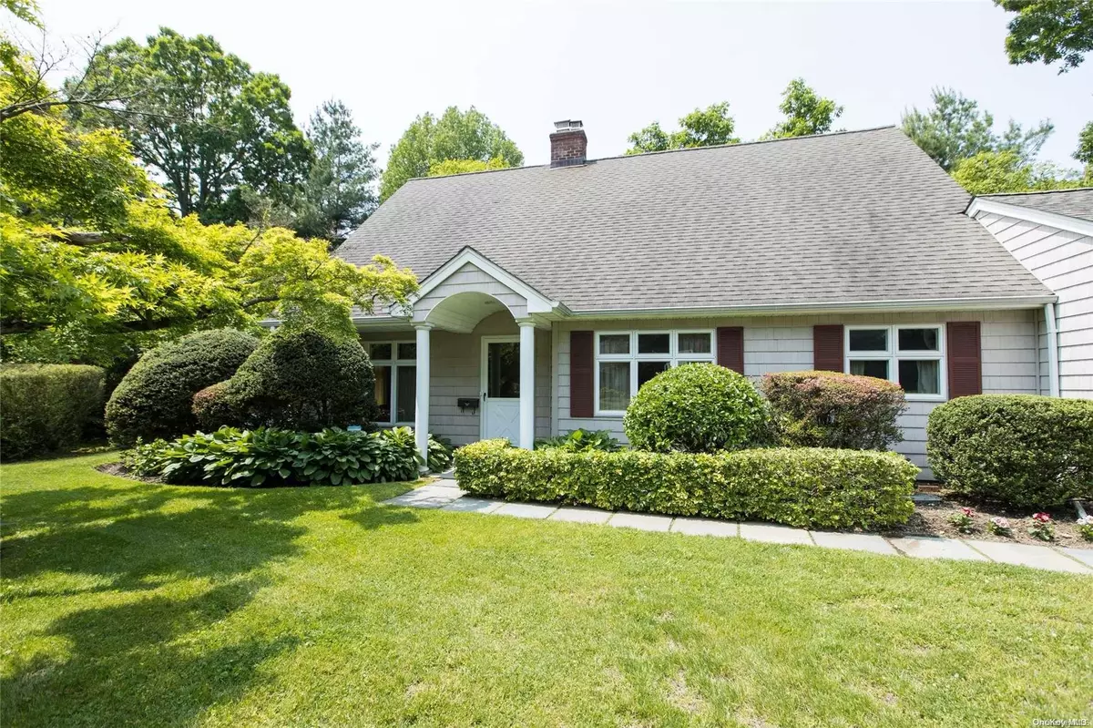 Glen Cove, NY 11542,81 Dosoris LN