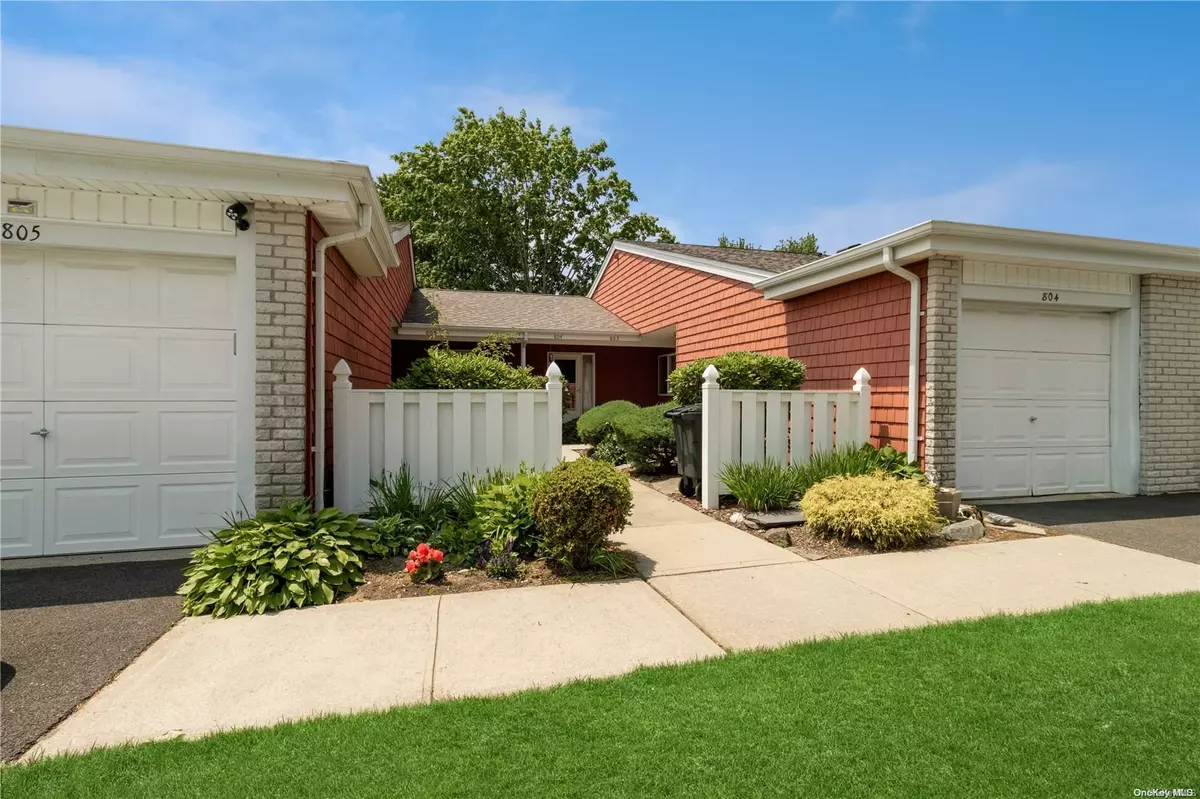 Saint James, NY 11780,803 Drew DR #803