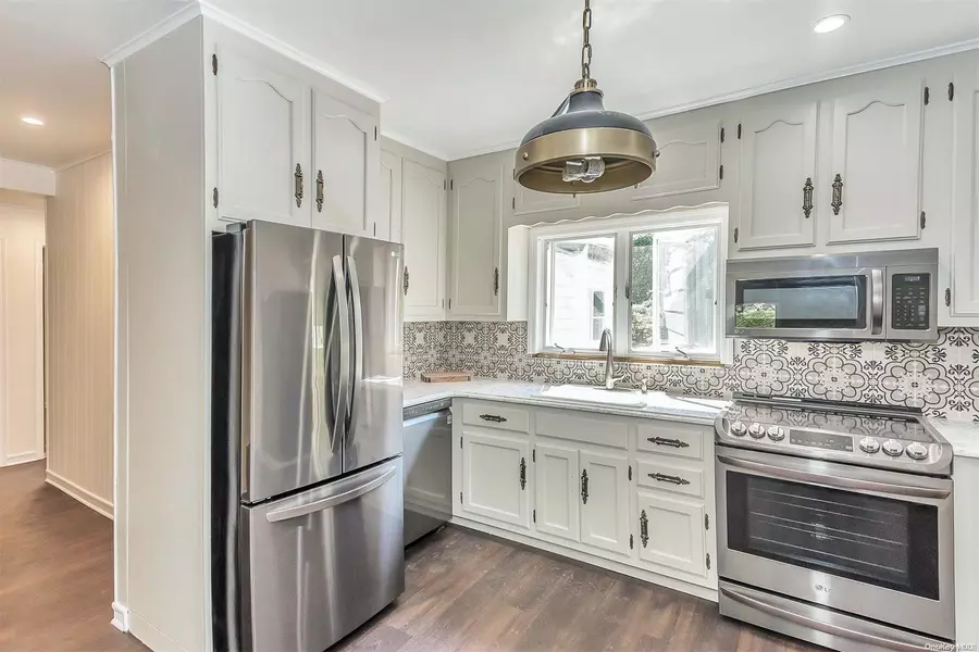 25 Valentine AVE, Huntington, NY 11743