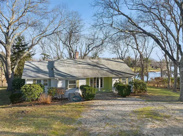 Southold, NY 11971,633 Pine Neck RD