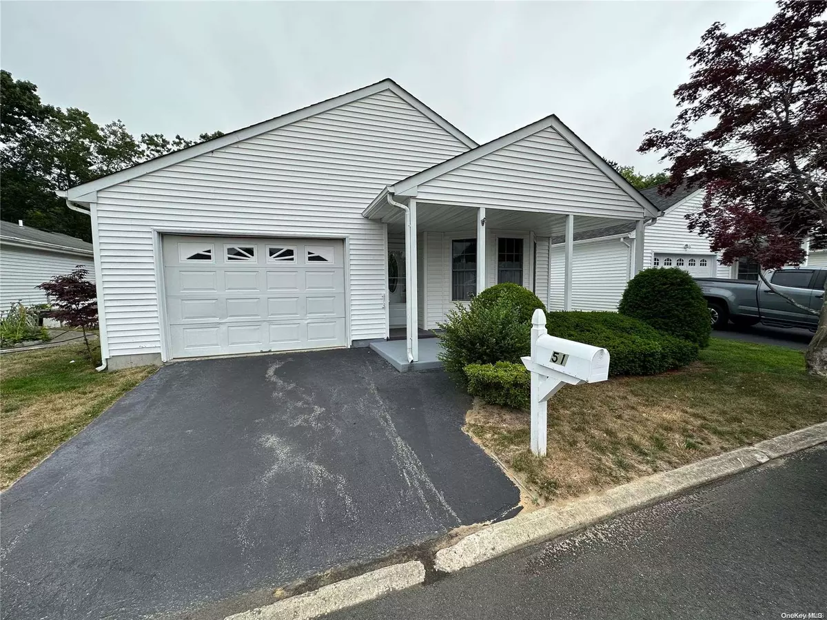 Manorville, NY 11949,51 Village CIR #51