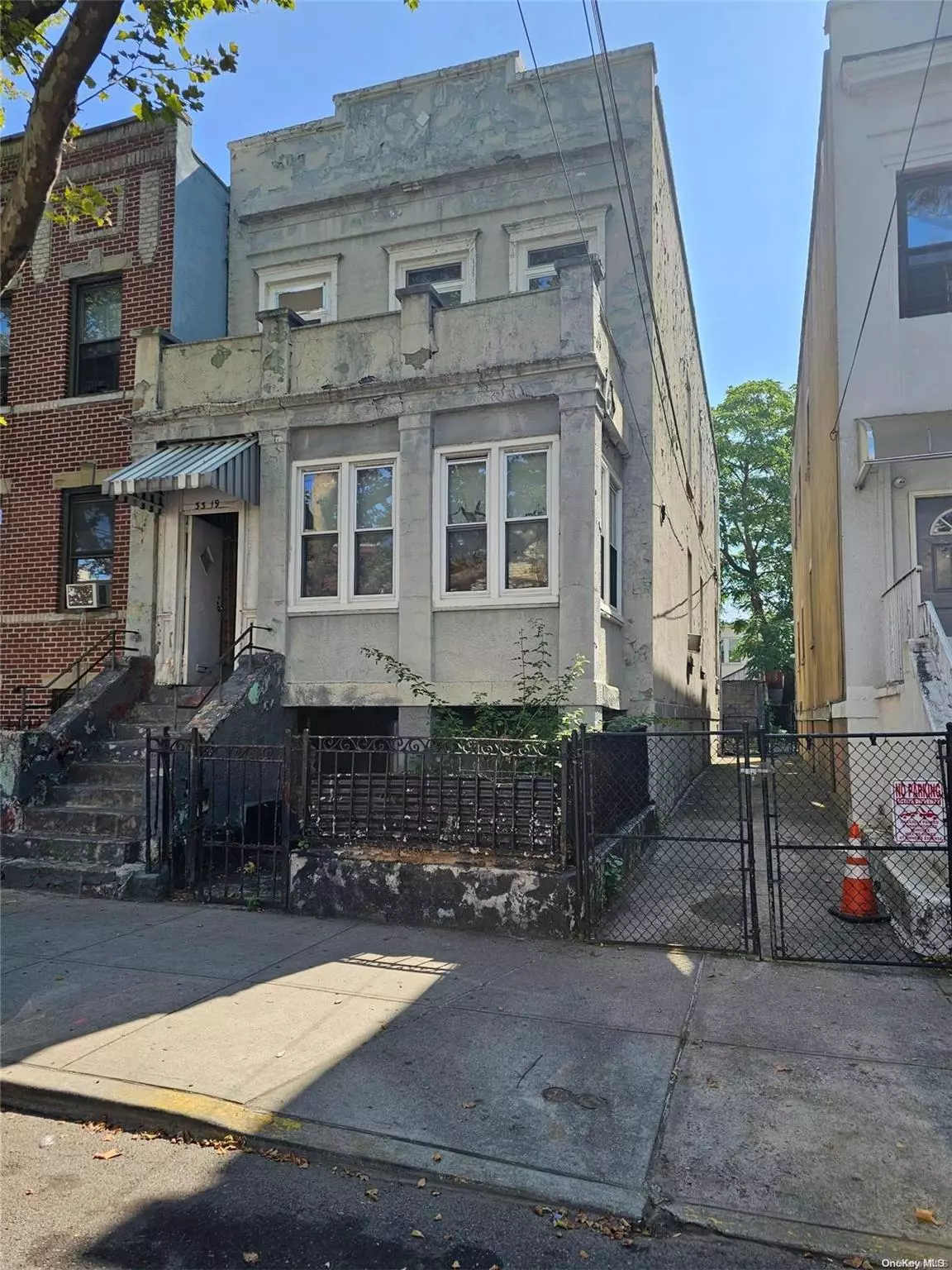 Corona, NY 11368,33-19 99th ST