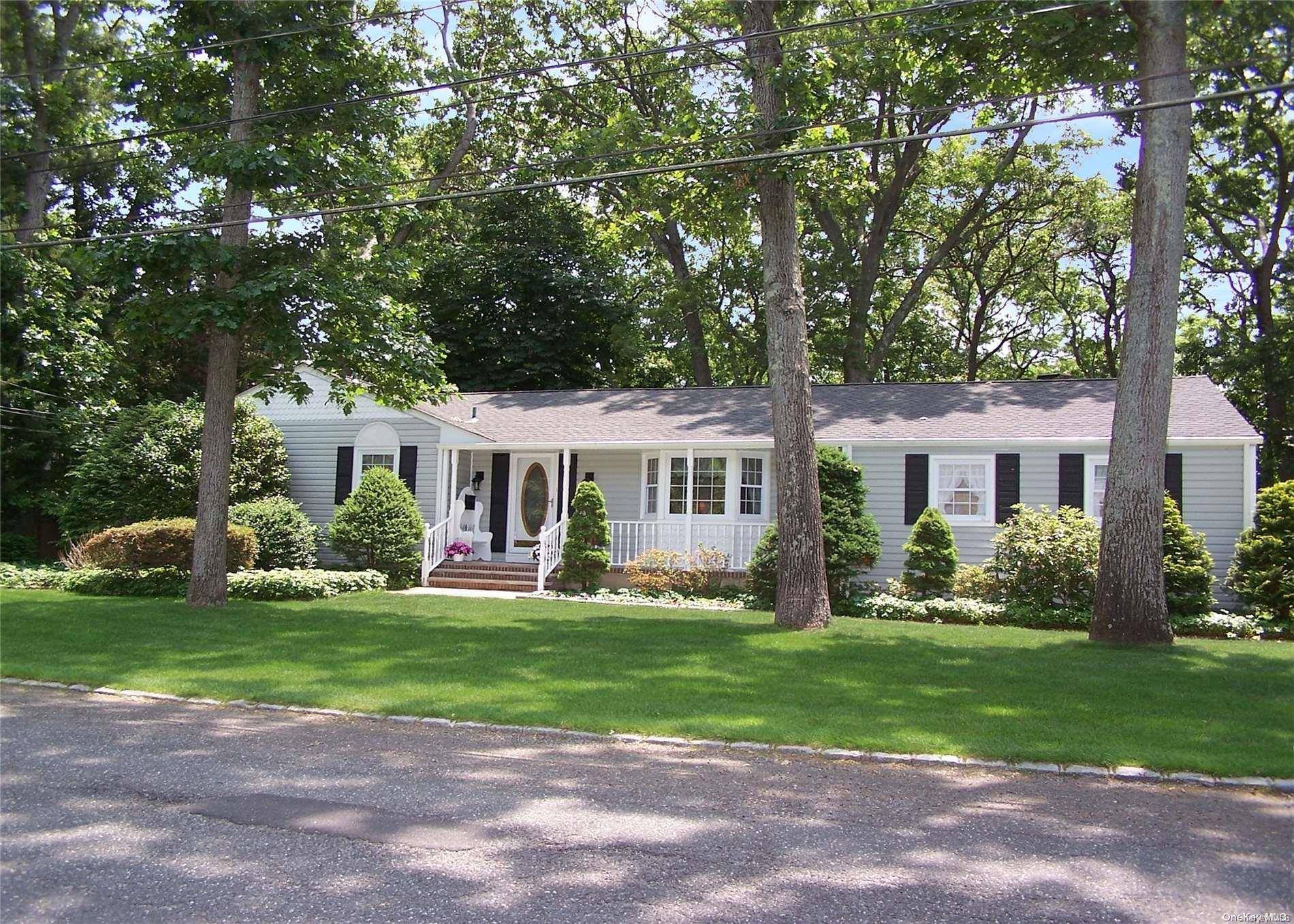 30 High ST, Ronkonkoma, NY 11779