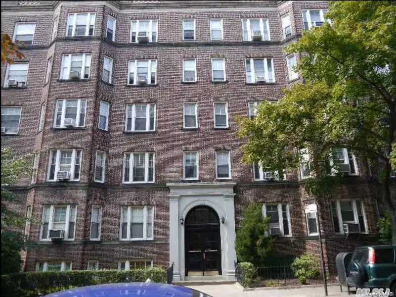 35-46 79 ST #22, Jackson Heights, NY 11372